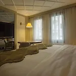 Mega & Nisantasi Hotel 4*