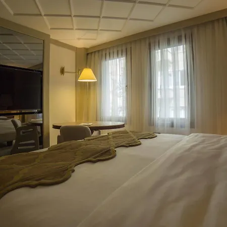 Mega & Nisantasi Отель 4*
