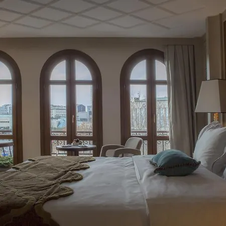 Ξενοδοχείο Mega & Nisantasi