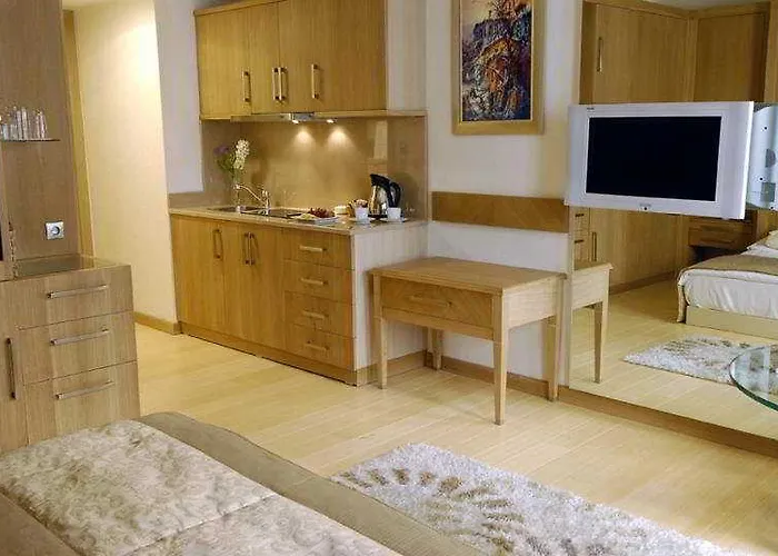 Mega & Nisantasi Otel