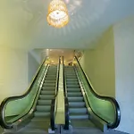 Mega & Nisantasi Hotel 4*